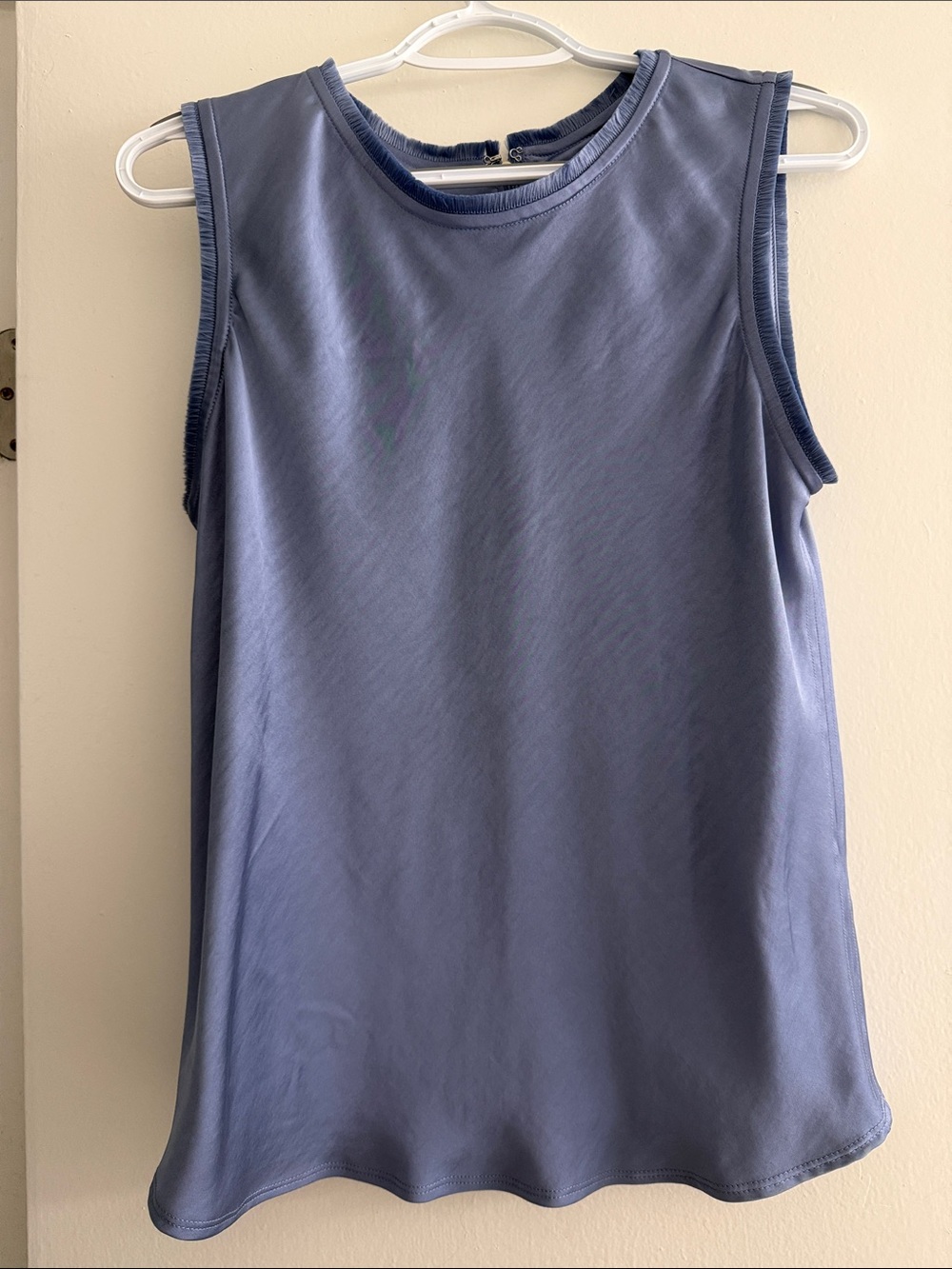DONNA KARAN WEEKEND SATIN FRINGE-TRIMMED SLEEVELESS BLOUSE
